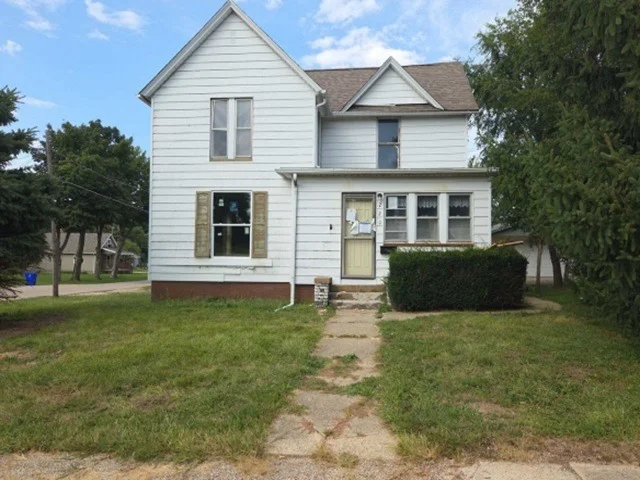Photo of 220 W 8th Street