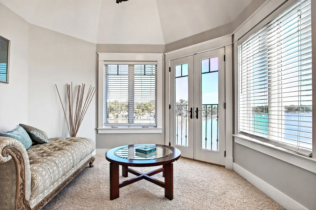 Photo of 820 Peninsula Drive