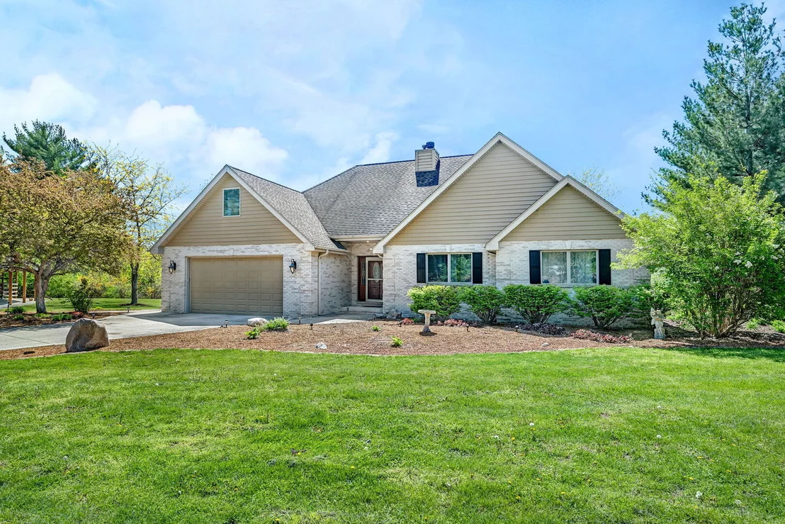 Photo of 4595 Shady Lane