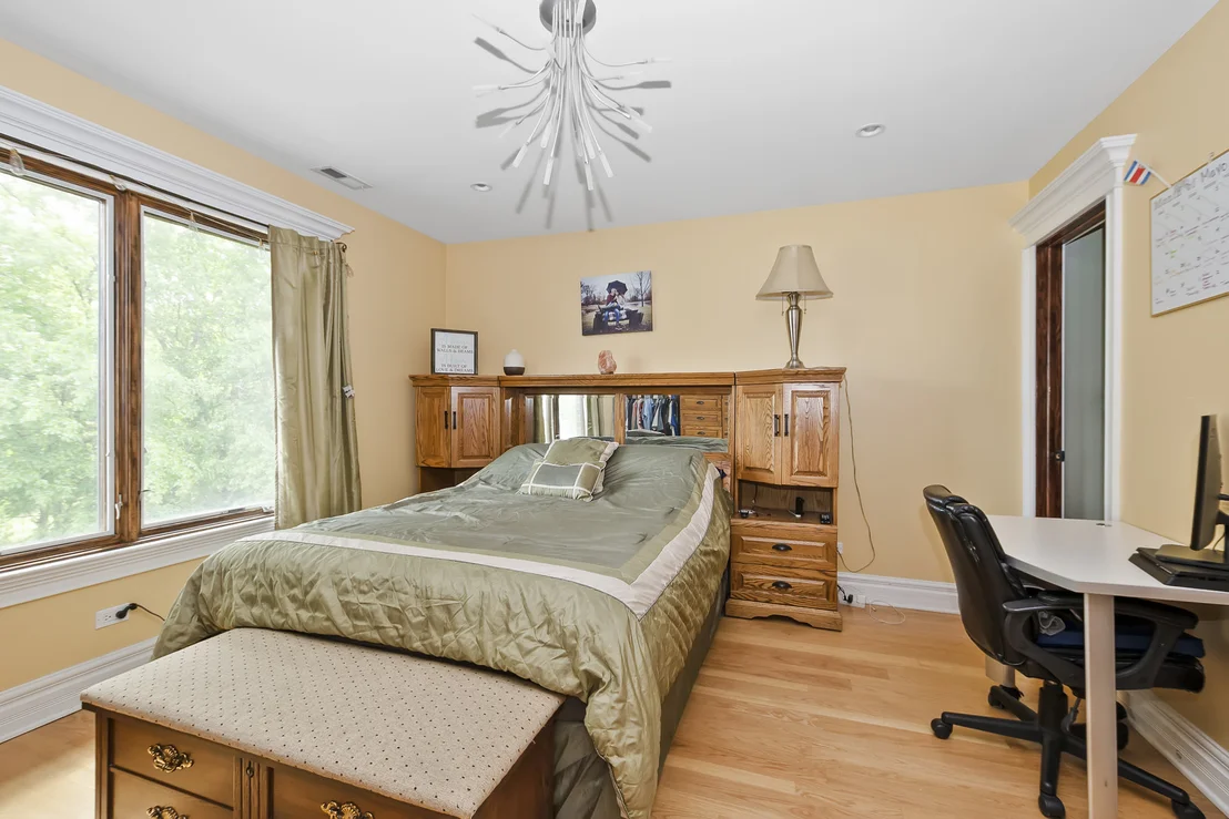 Photo of 2319 Douglas Avenue