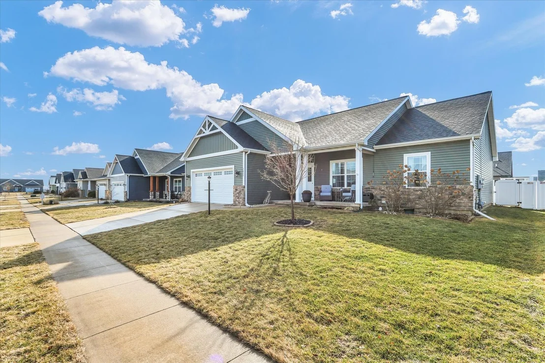 Photo of 1611 E Vernon Drive
