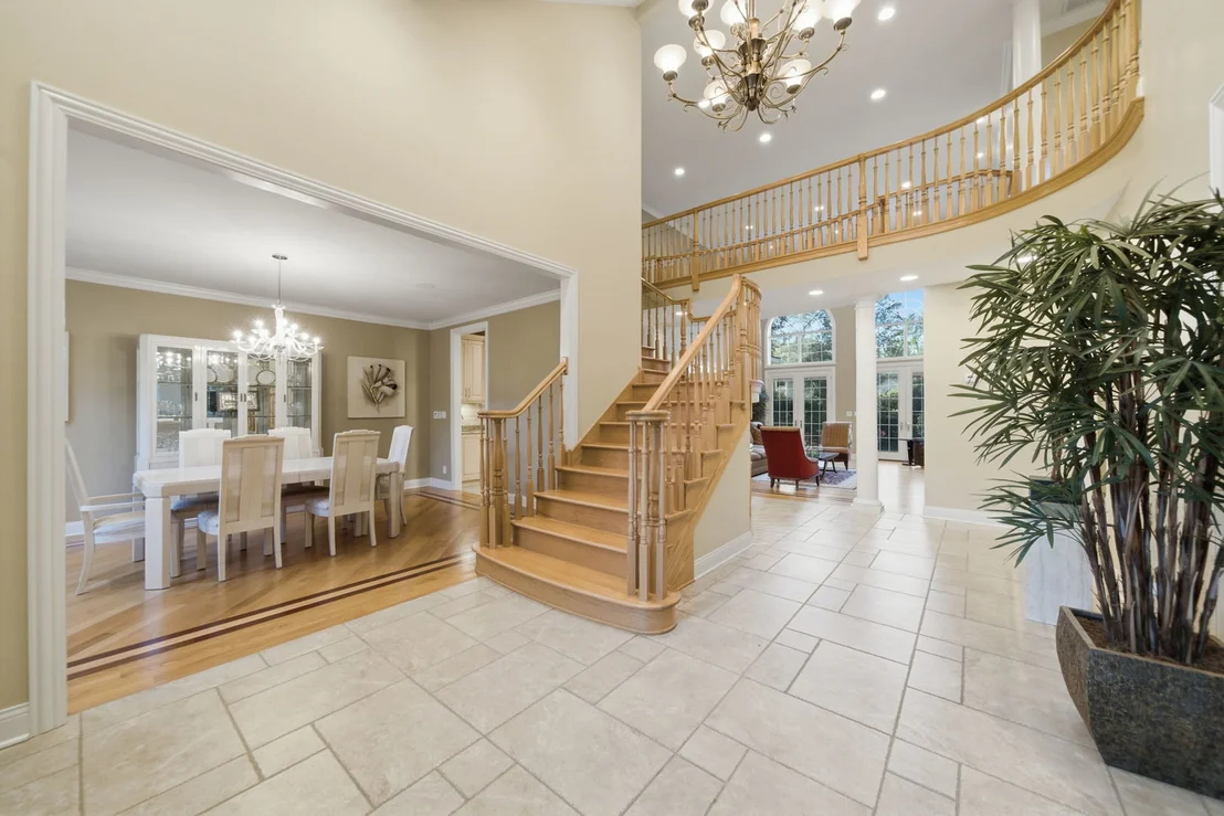 Photo of 3340 Lakeside Avenue