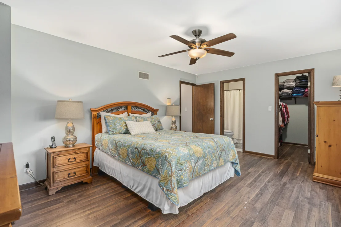 Photo of 1107 VALLEY Lane