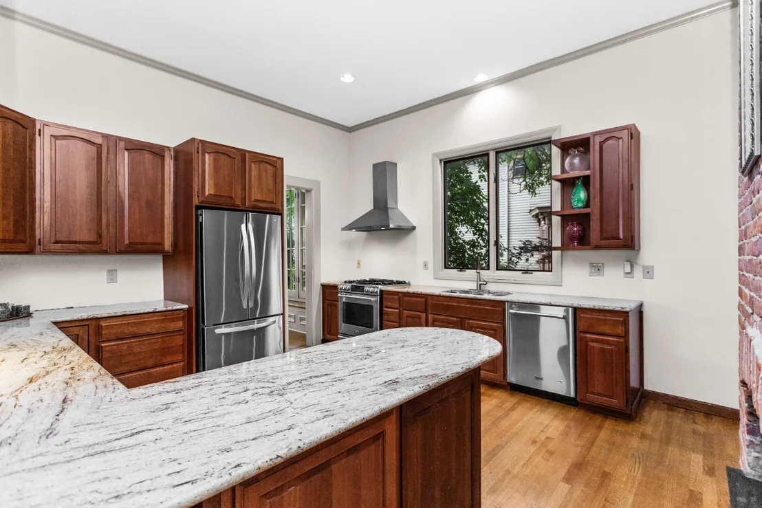 Photo of 1411 Maple Avenue