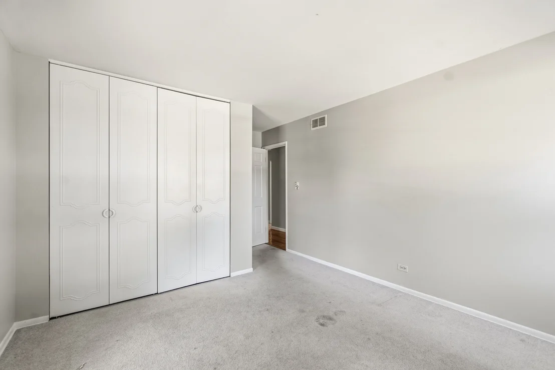 Photo of 933 W Gilbert Avenue
