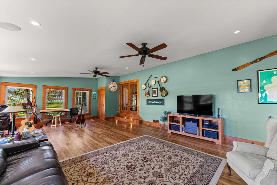 Photo of 1392 RED BRICK Road