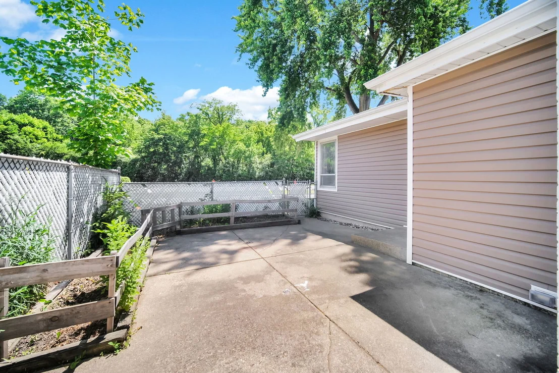 Photo of 1020 Hahn Place