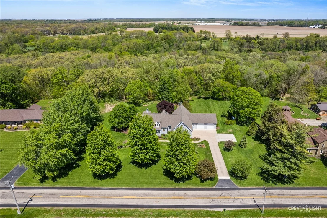 Photo of 16073 Burr Oak Road