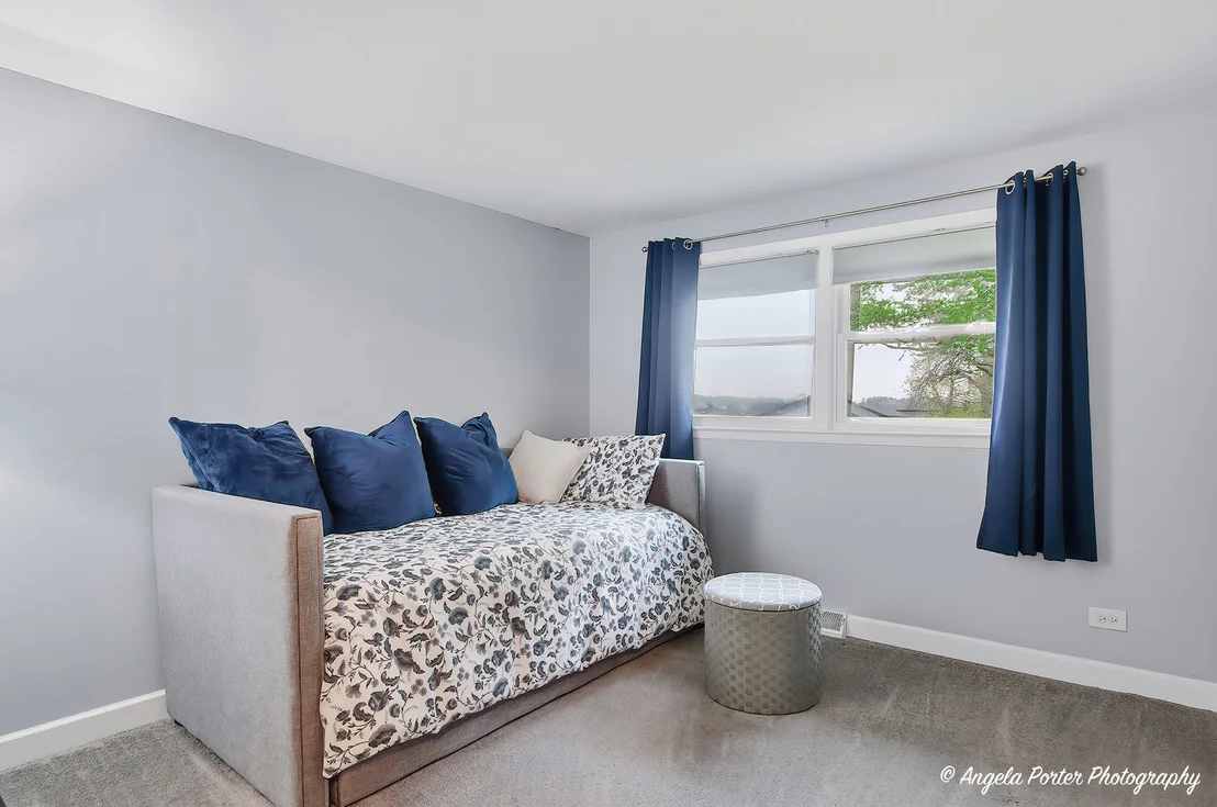 Photo of 412 Surrey Lane