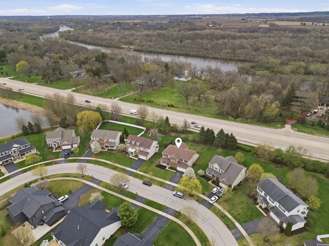 Photo of 2533 Lyman Loop