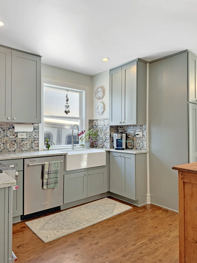Photo of 882 Willow Road
