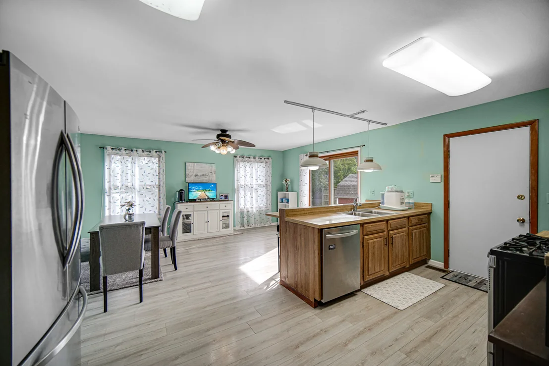 Photo of 951 SURF Court