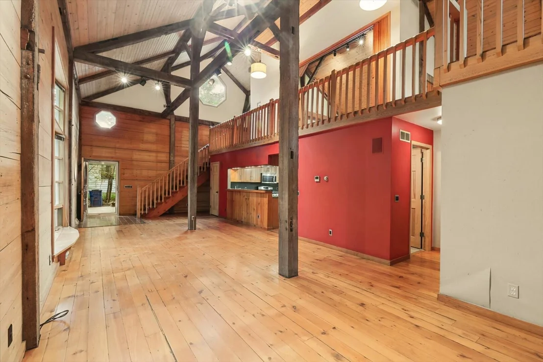 Photo of 802 La Sell Drive