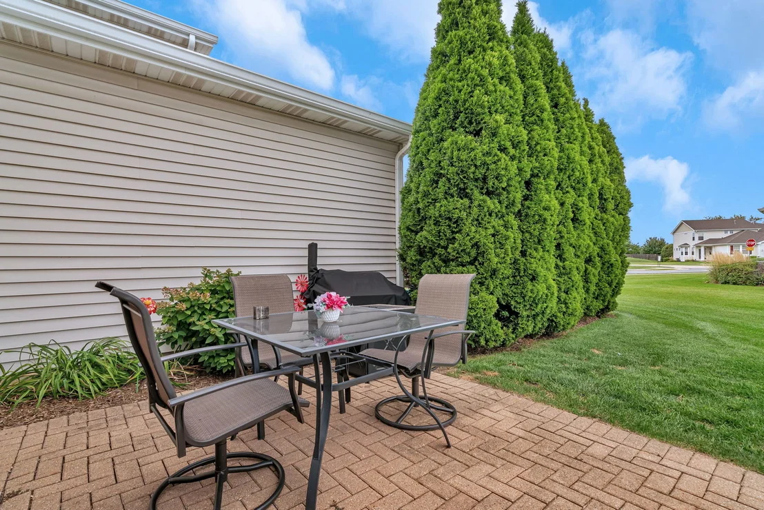 Photo of 16107 Huron Street