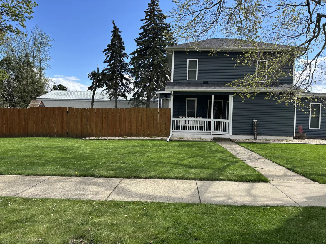 Photo of 732 W 2ND Street