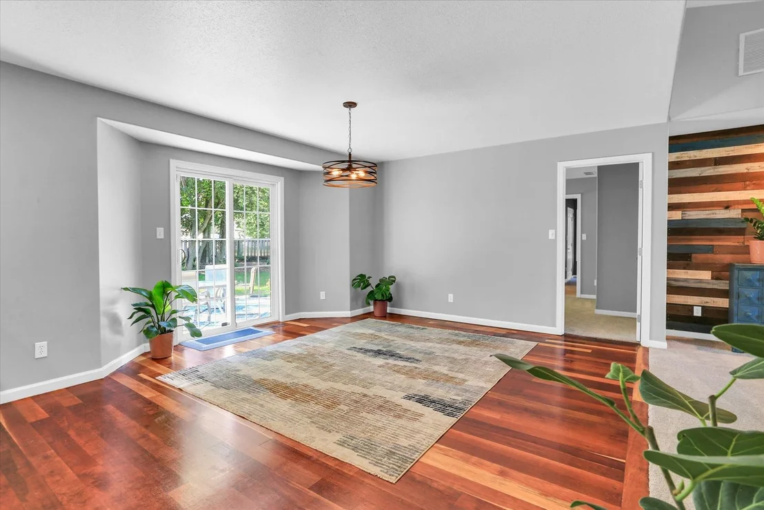 Photo of 2509 N Skyline Drive