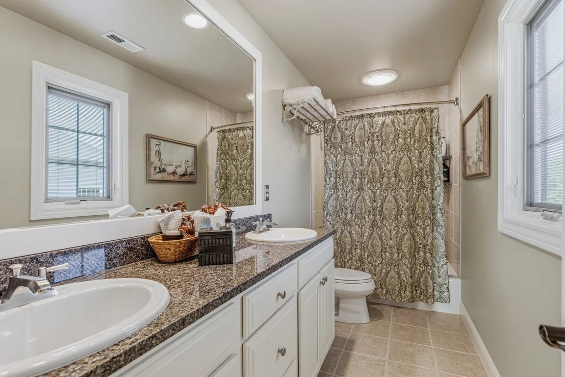 Photo of 4706 Chestnut Grove Drive