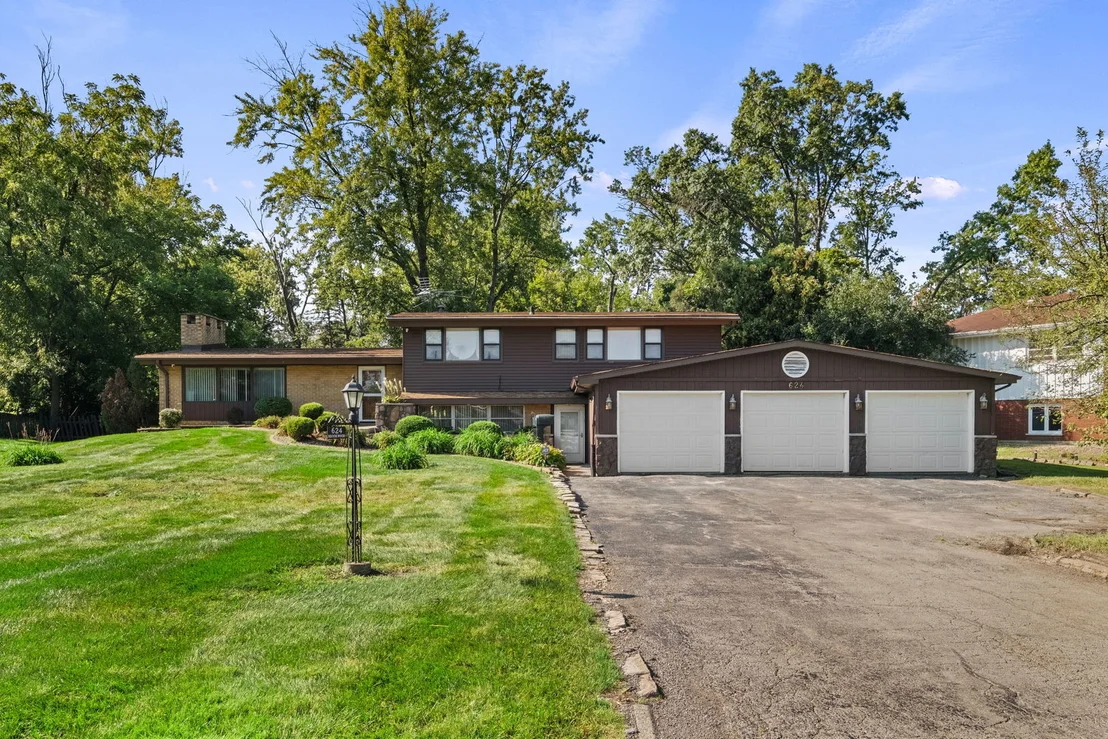 Photo of 624 Brookwood Drive