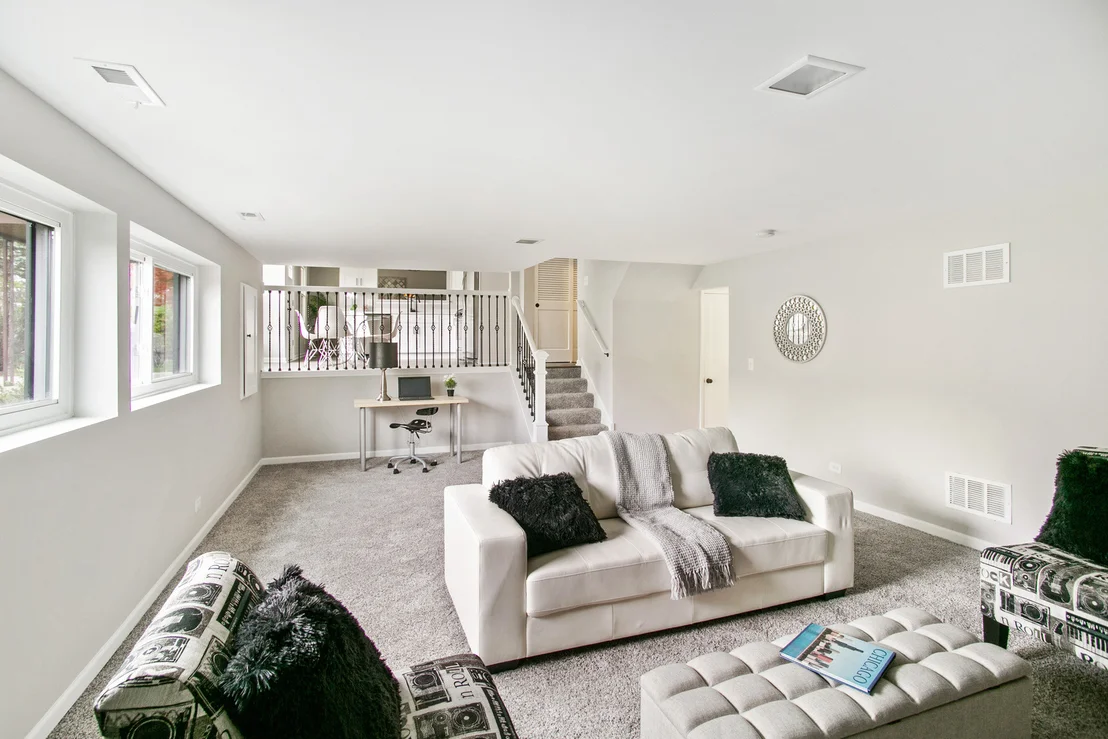 Photo of 891 Stonebridge Lane