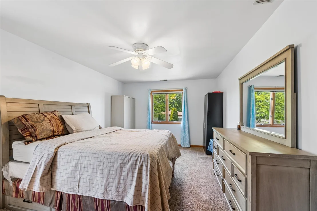 Photo of 2142 N Summit Street