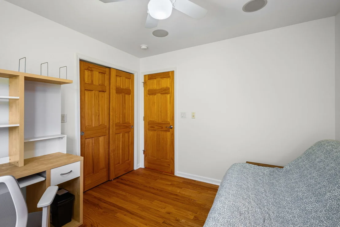 Photo of 1016 Longmeadow Drive