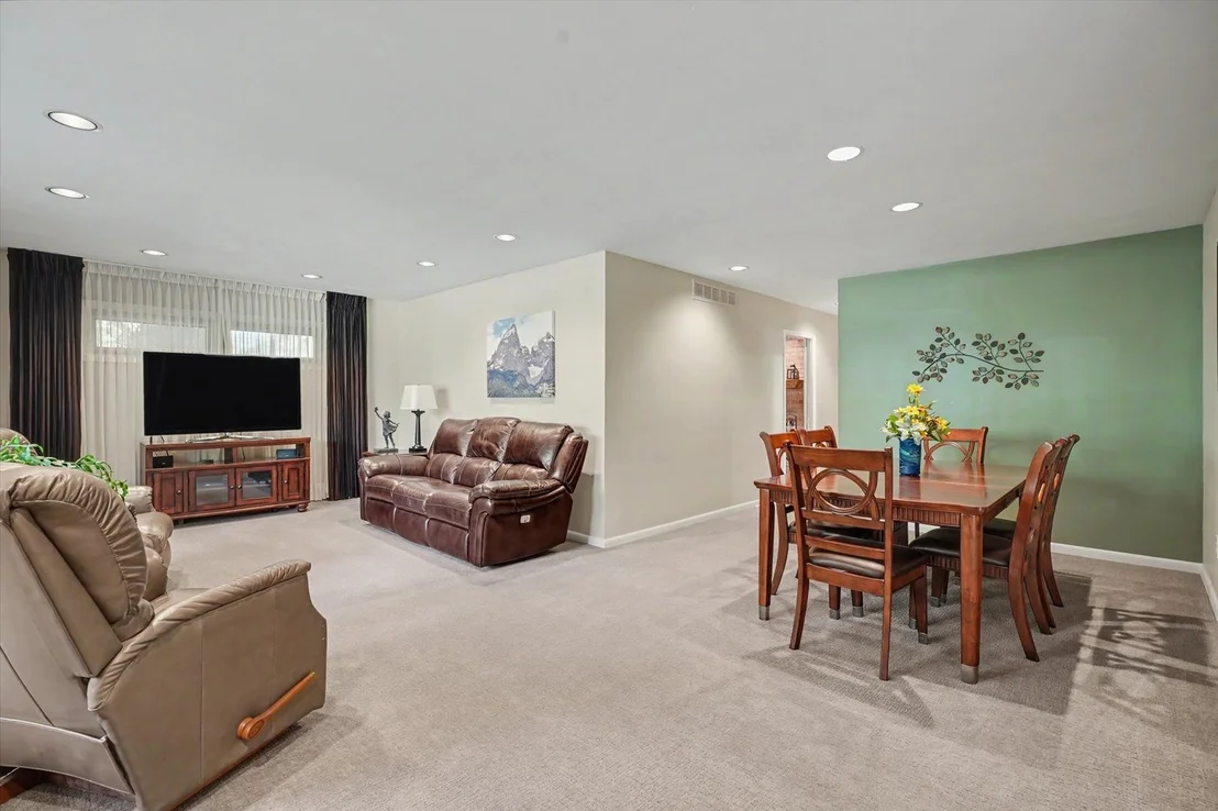 Photo of 1115 Foothill Drive