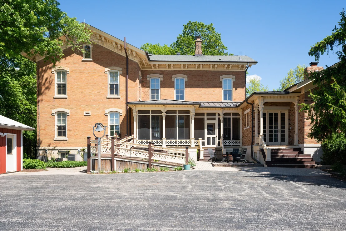 Photo of 1542 Plainfield Road