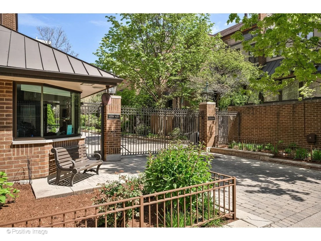 Photo of 1307 N Sutton Place