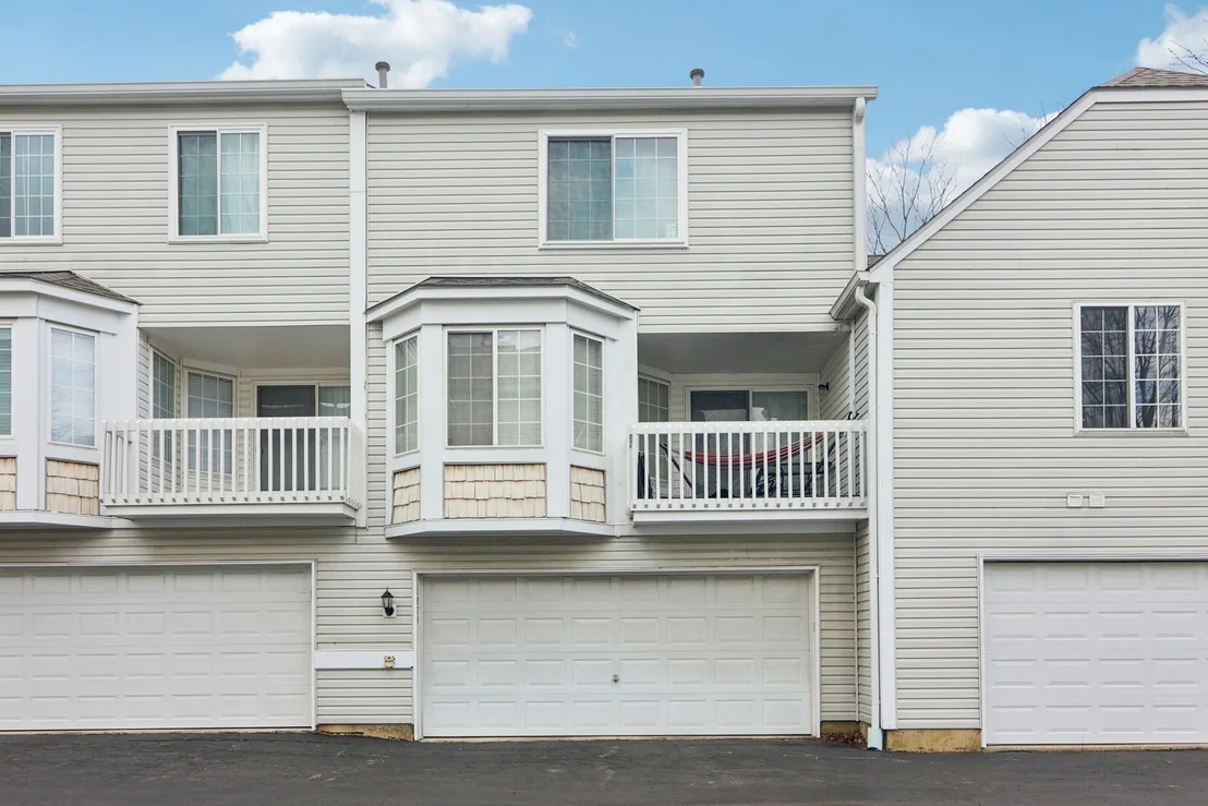 Photo of 1870 MIDDLEBURY Drive