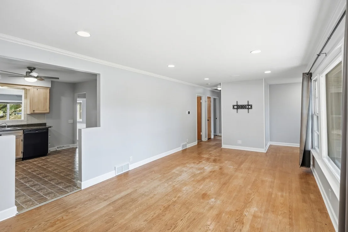 Photo of 3443 PHILLIPS Avenue
