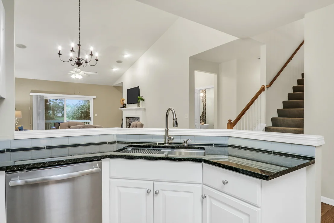 Photo of 2835 Waterfront Avenue