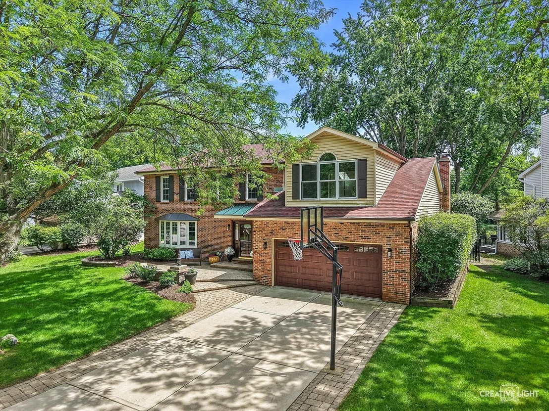 Photo of 2425 Tanglewood Drive