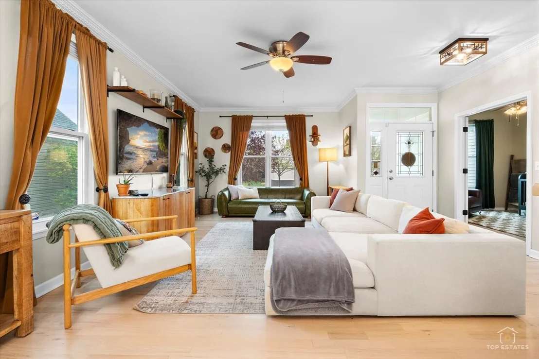 Photo of 875 RED CLOVER Drive