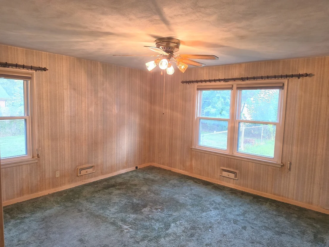 Photo of 906 Snyder Drive