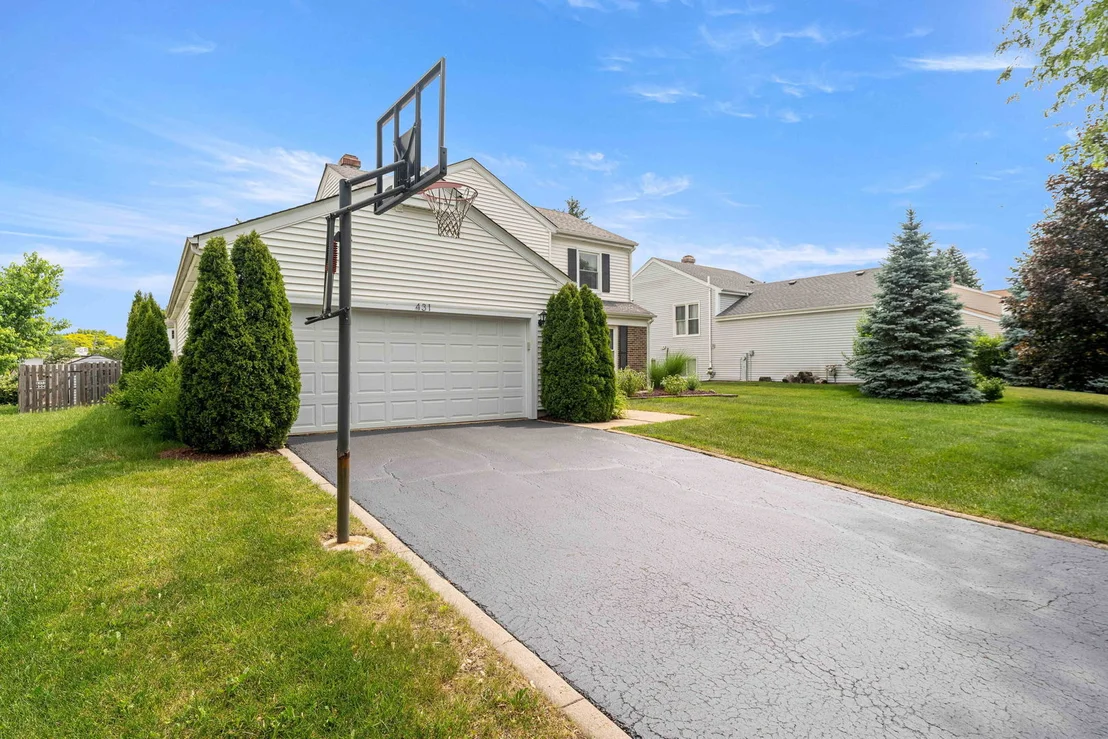 Photo of 431 NEWPORT Drive