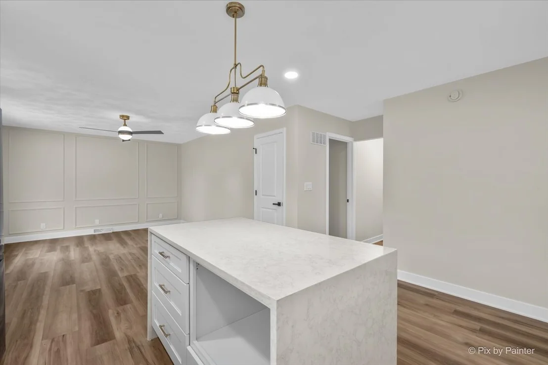Photo of 1245 W Violet Street