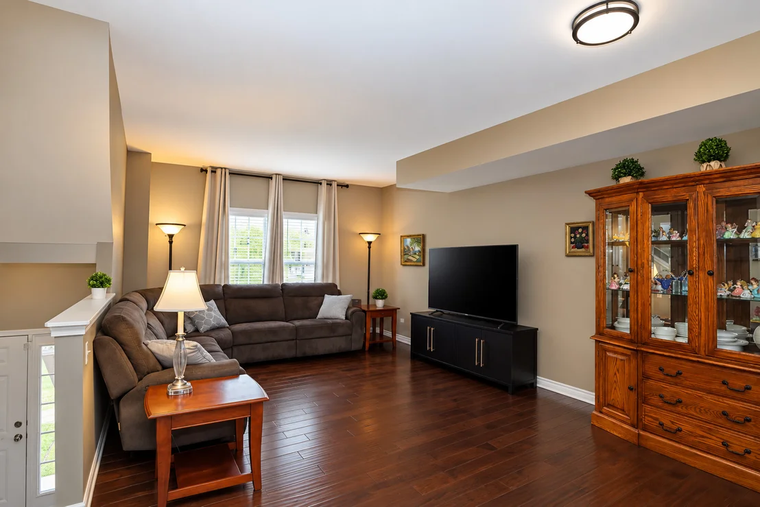 Photo of 142 Lakeshore Drive