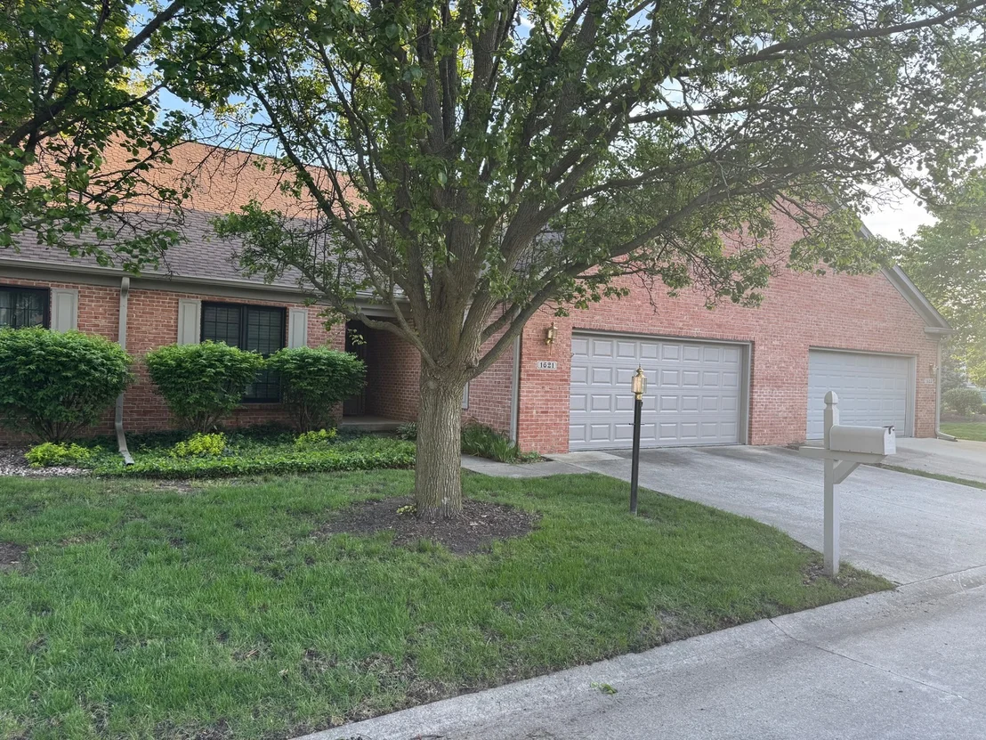 Photo of Unit 1621 at 1621 Broadmoor Drive