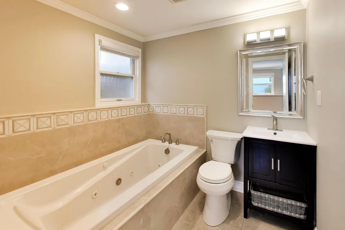 Photo of 955 W Gilbert Road