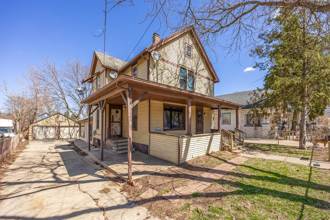 Photo of 820 SPRING Street