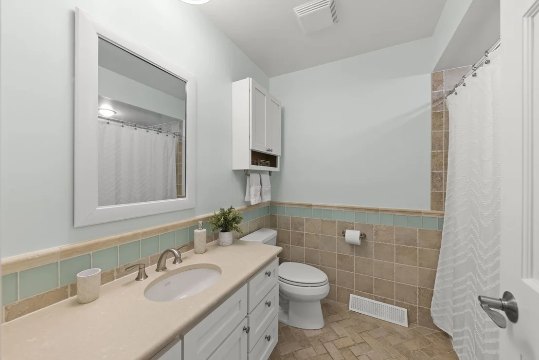 Photo of 3N149 Lynn Drive