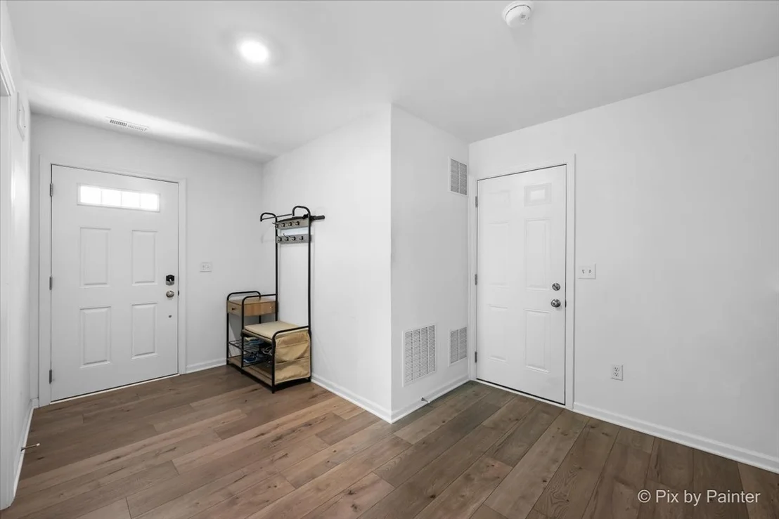 Photo of 466 Comstock Road