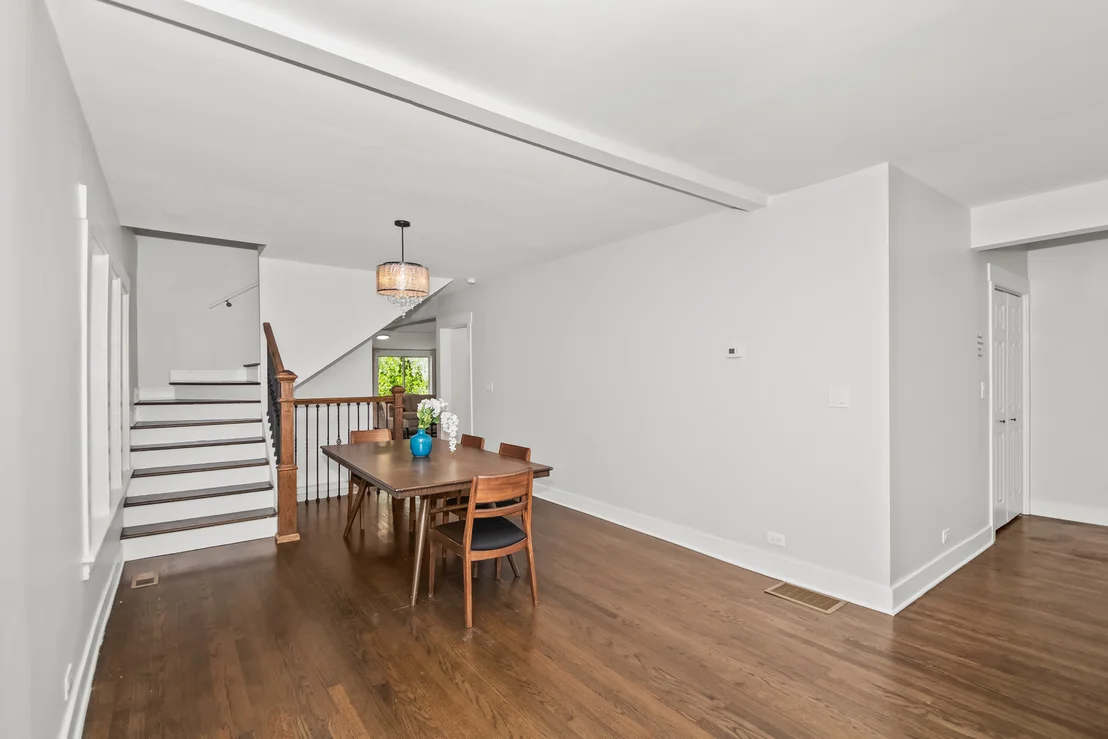 Photo of 5529 W CORNELIA Avenue