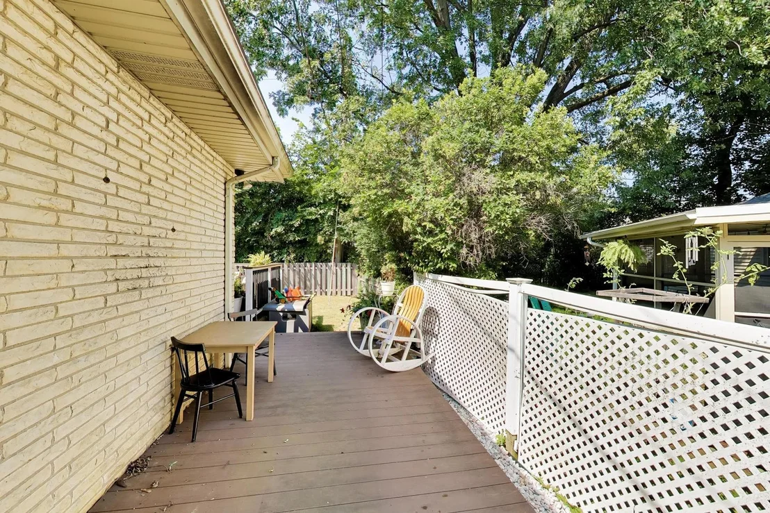 Photo of 116 W Central Road