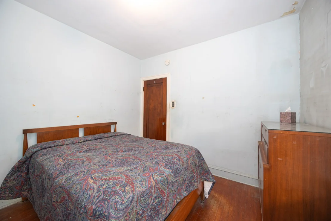 Photo of 5226 W Wolfram Street