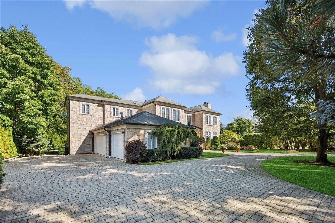 Photo of 621 Sheridan Road