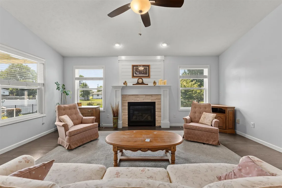 Photo of 701 Red Bud Drive