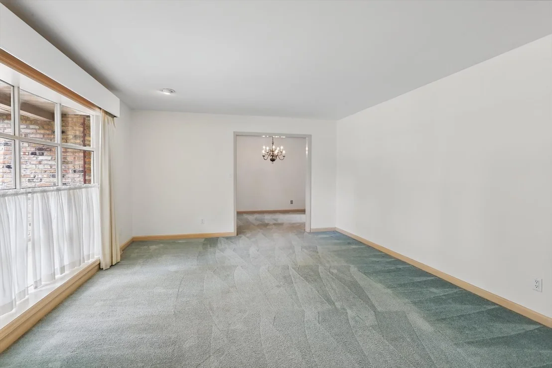 Photo of 2118 Bristol Road