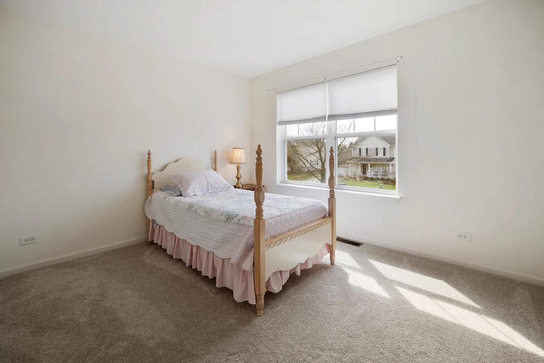 Photo of 566 Horizon Drive W