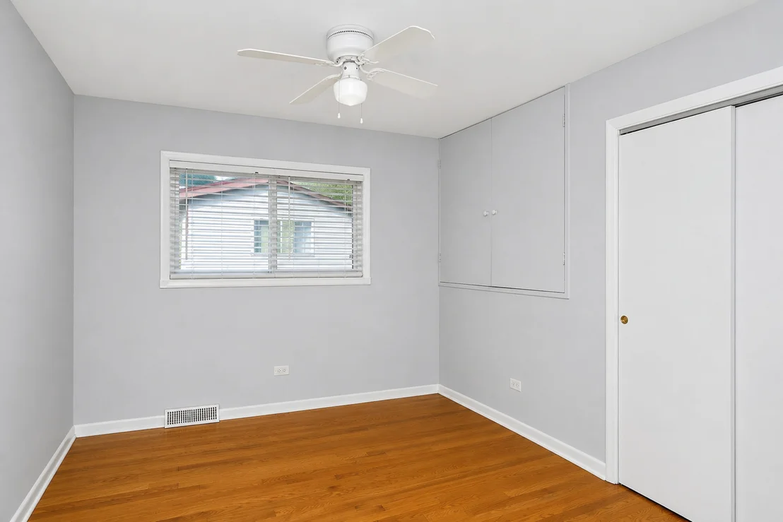 Photo of 136 N MAY Street